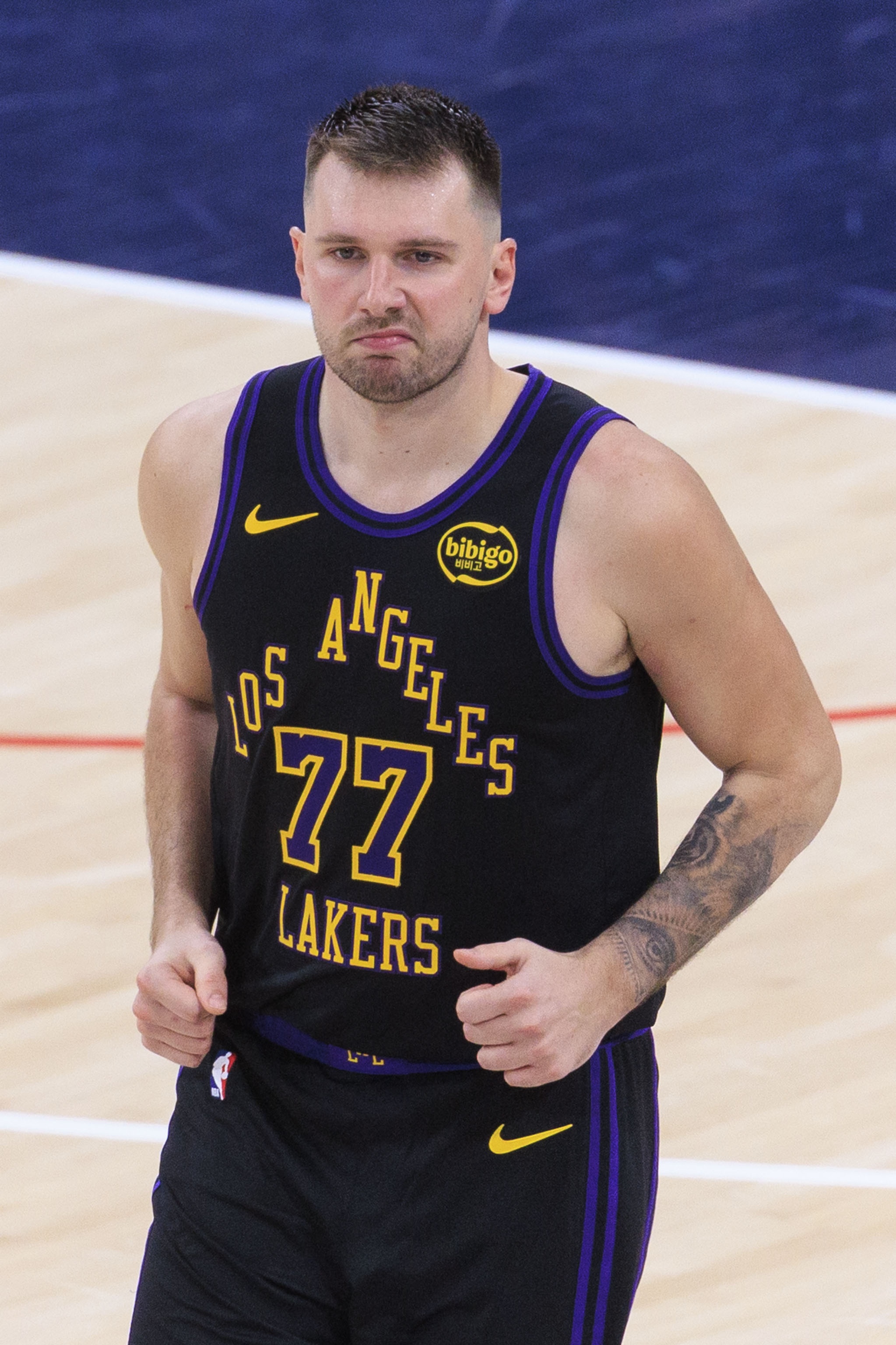 开云APp-我咋不信？东契奇：我青少年时候玩过胯下扣篮 有视频为证