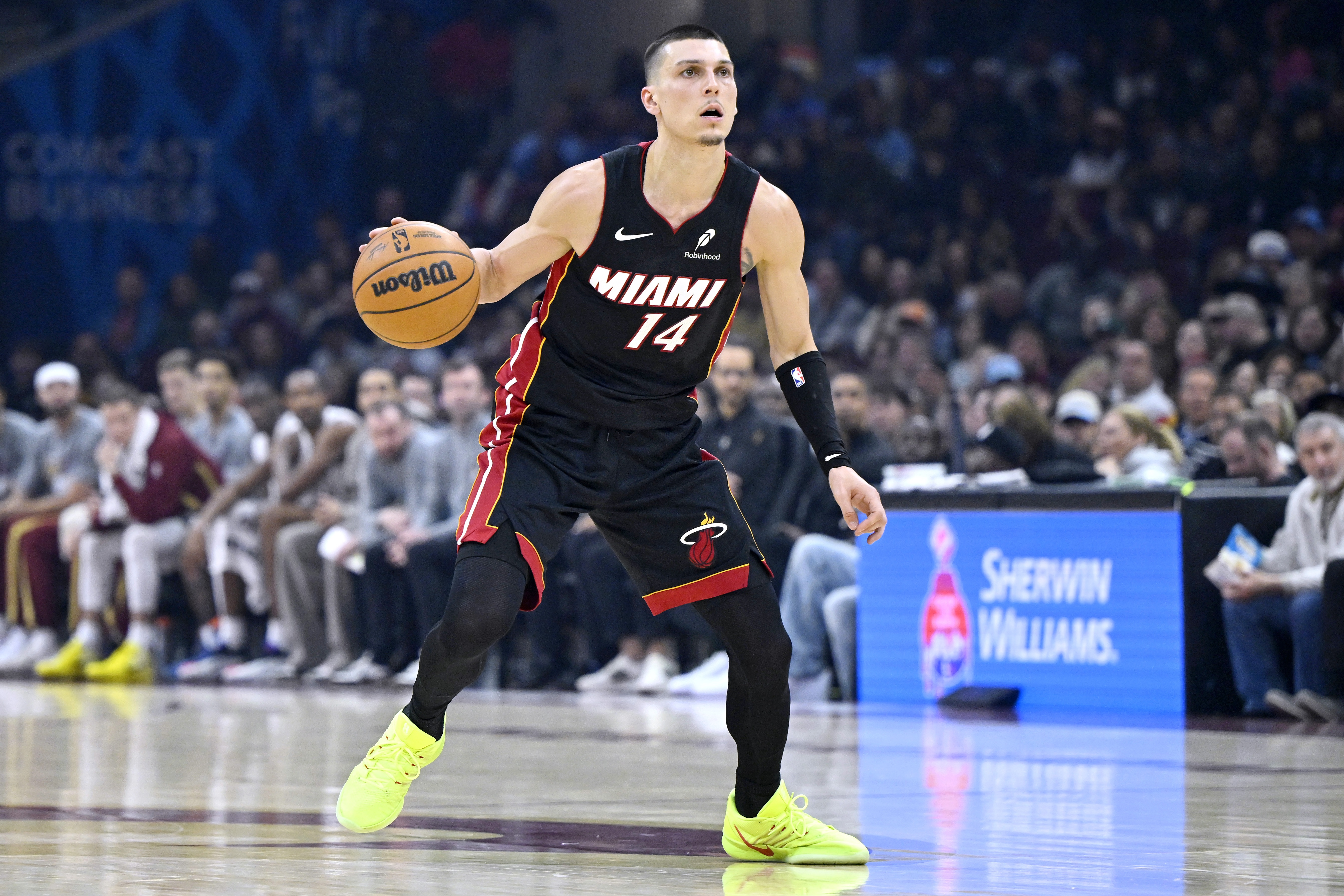 开云体育官网-NBA彩经：热火守卫主场轻松赢下奇才 马刺攻陷高原客场拿下掘金